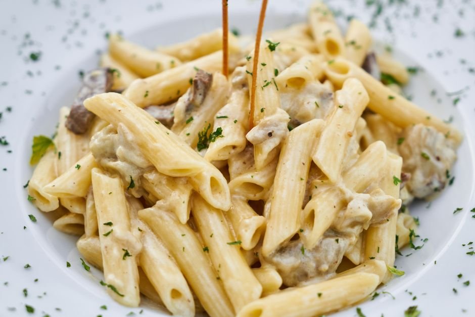 Serseri Tavuklu Penne + Fıçı Bira
